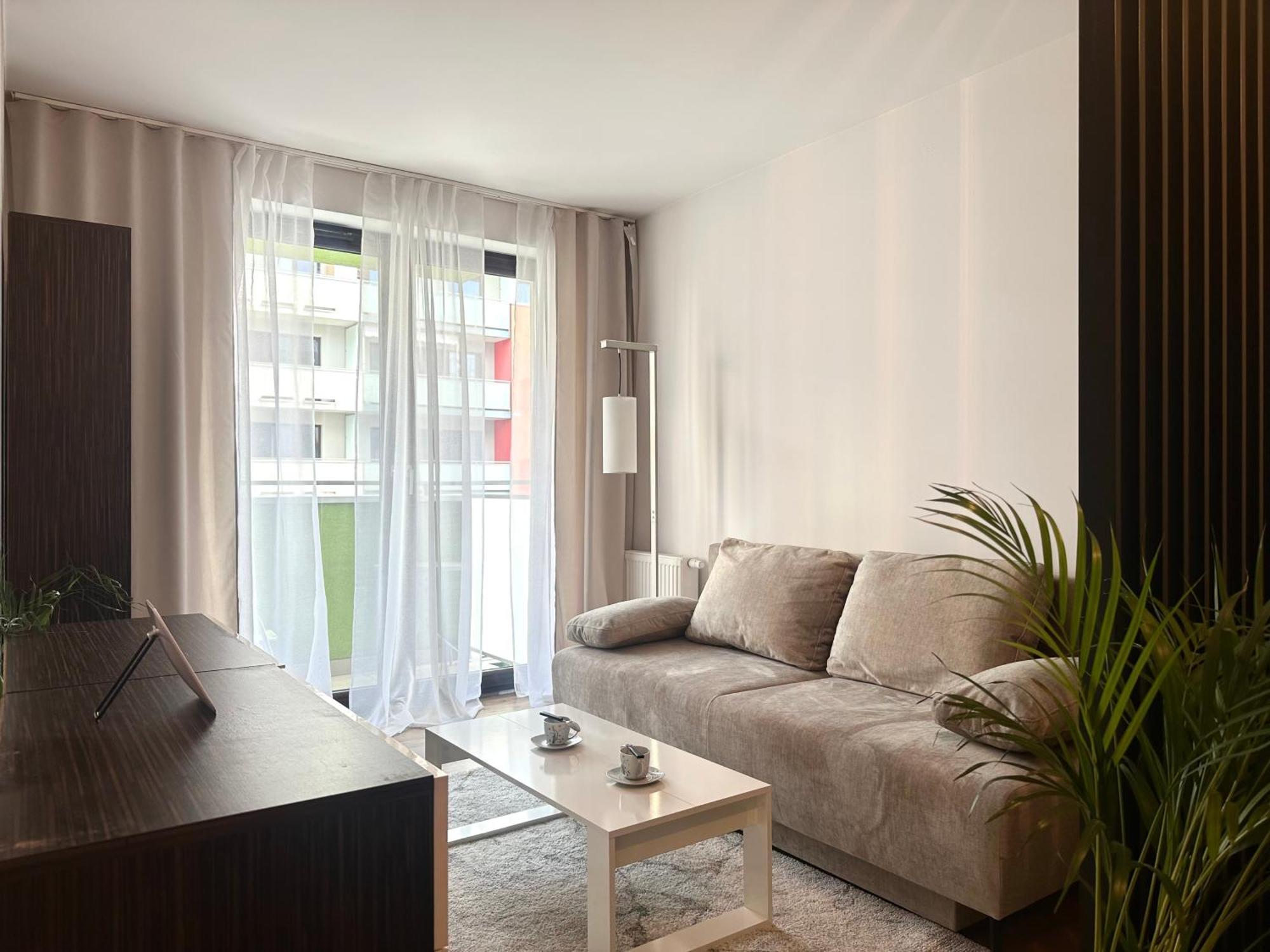 Nyska Apartment - Self Check-In 20H - Parking & Lift - Wroclaw — Photos 2